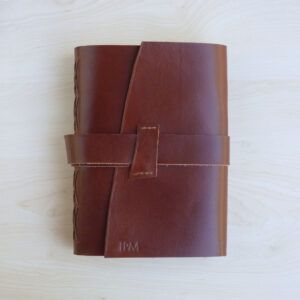 Diario de piel A5 personalizado con iniciales | 15x21 | 120 hojas