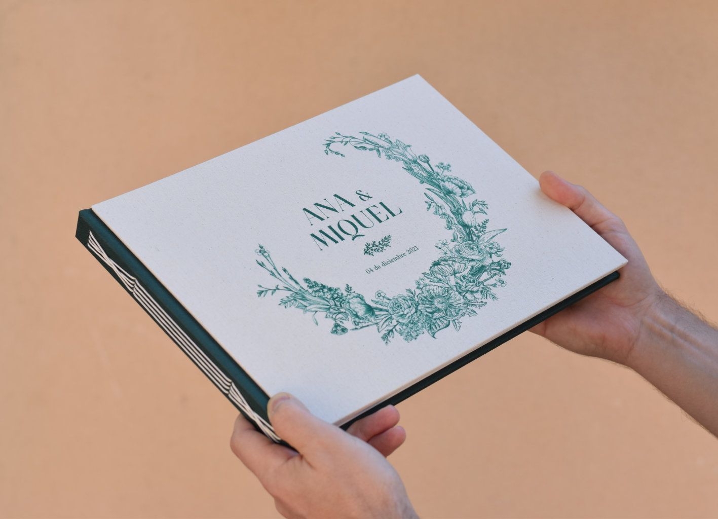 Encuadernación personalizada - artesanal - libro de firmas invitados testigos boda visitas - sphinge 1